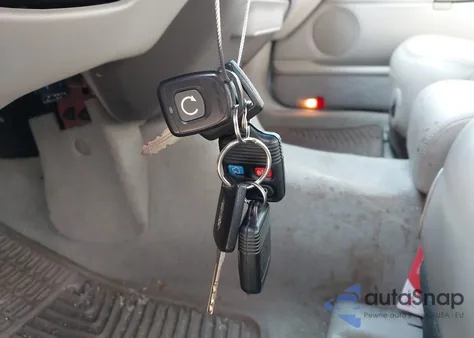 2010 Lincoln Town Car Signature Limited z USA, uszkodzony, nr VIN 2LNBL8CV7AX615844